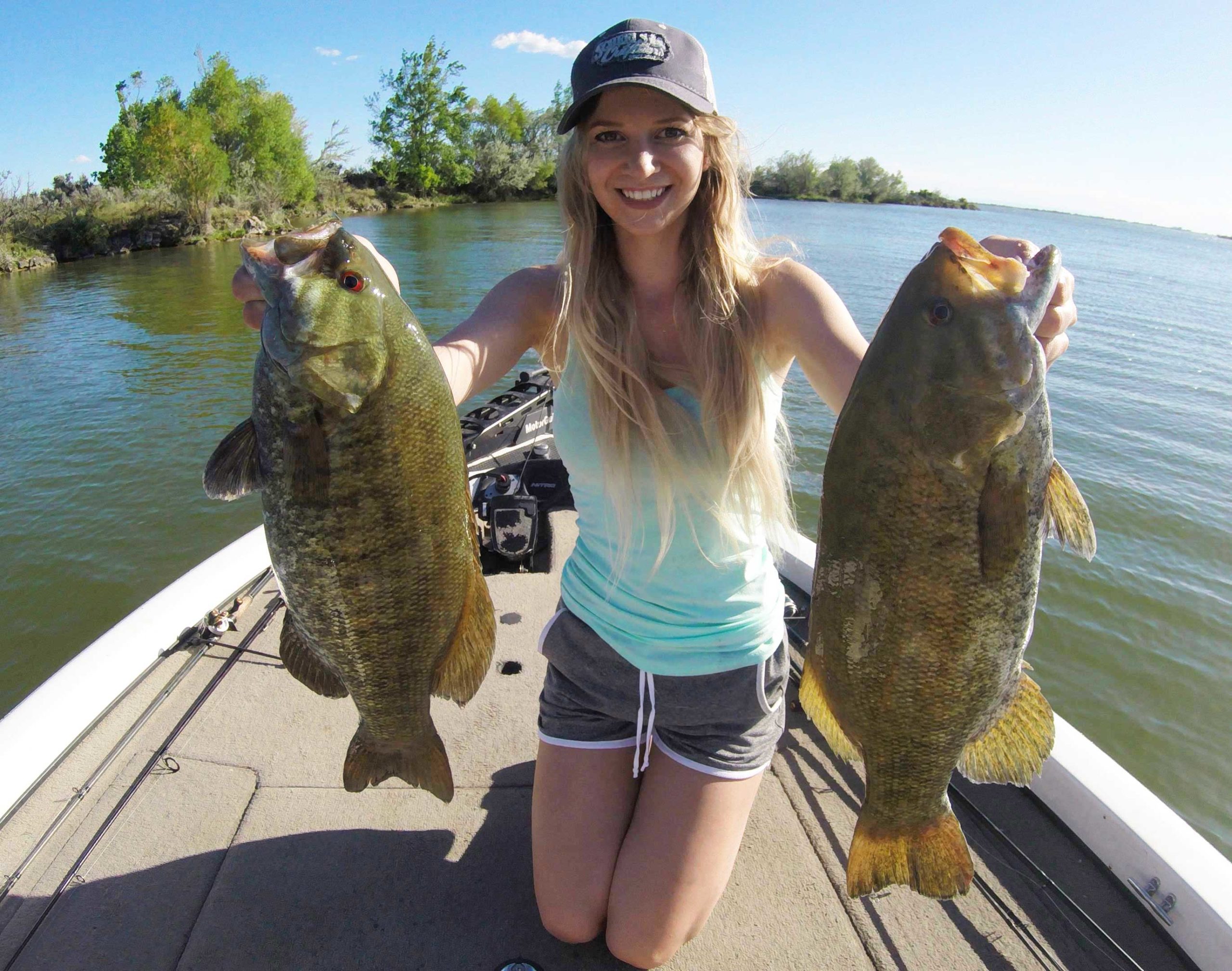 difference between catching smallmouth vs. largemouth bass